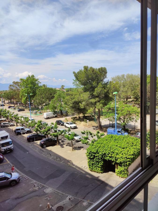 Studio Climatise 50 M.Du Port Saint-Cyprien  Exterior photo